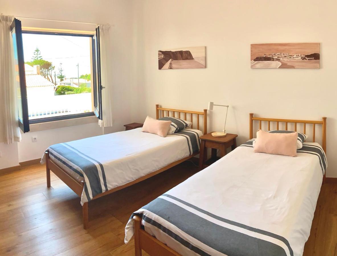 Colares Beach House, Pool Child Friendly 외부 사진