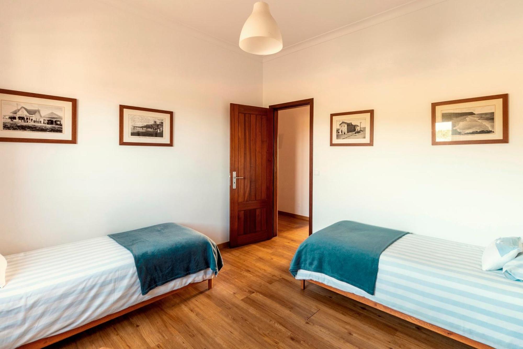 Colares Beach House, Pool Child Friendly 외부 사진