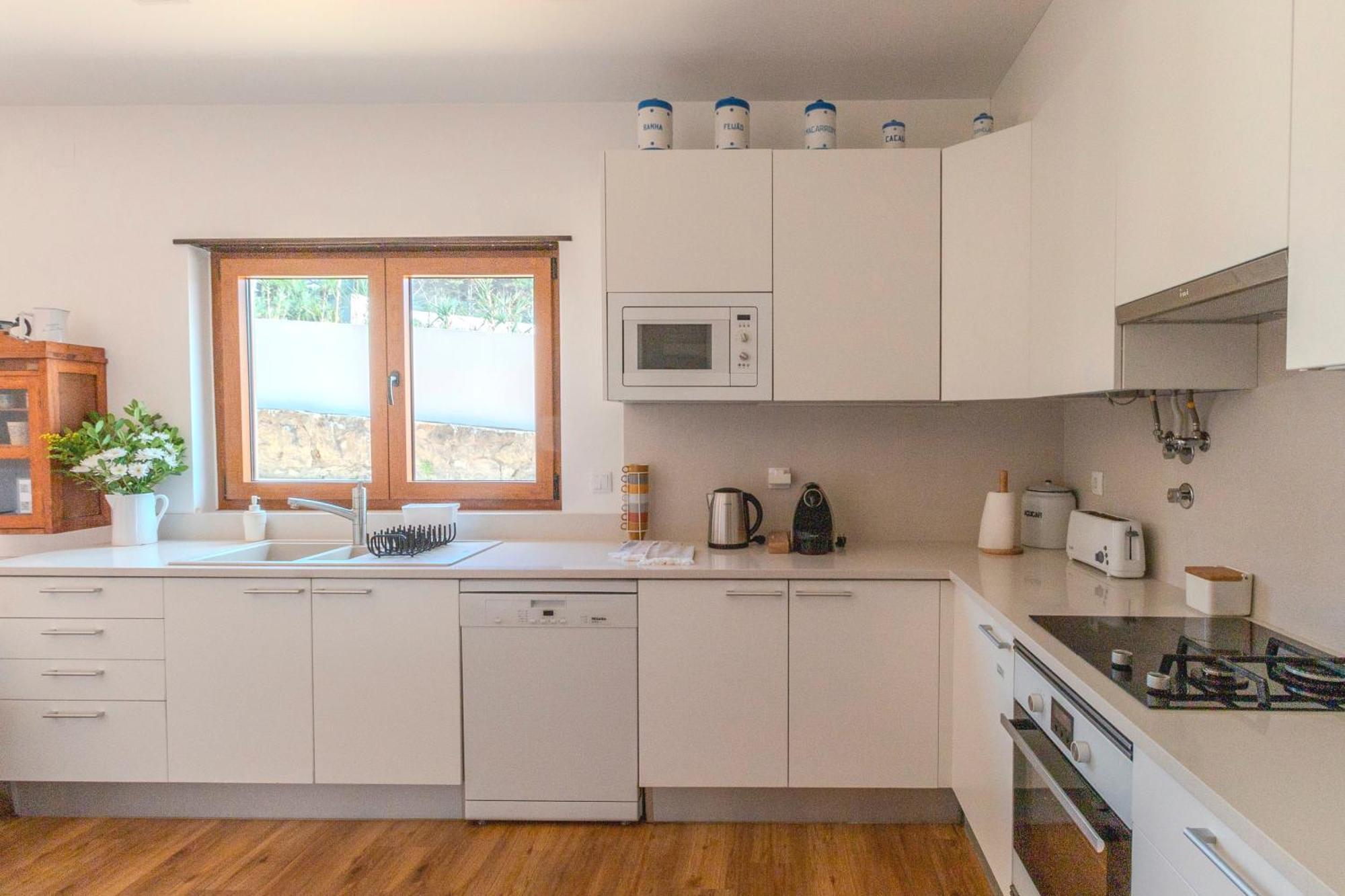 Colares Beach House, Pool Child Friendly 외부 사진