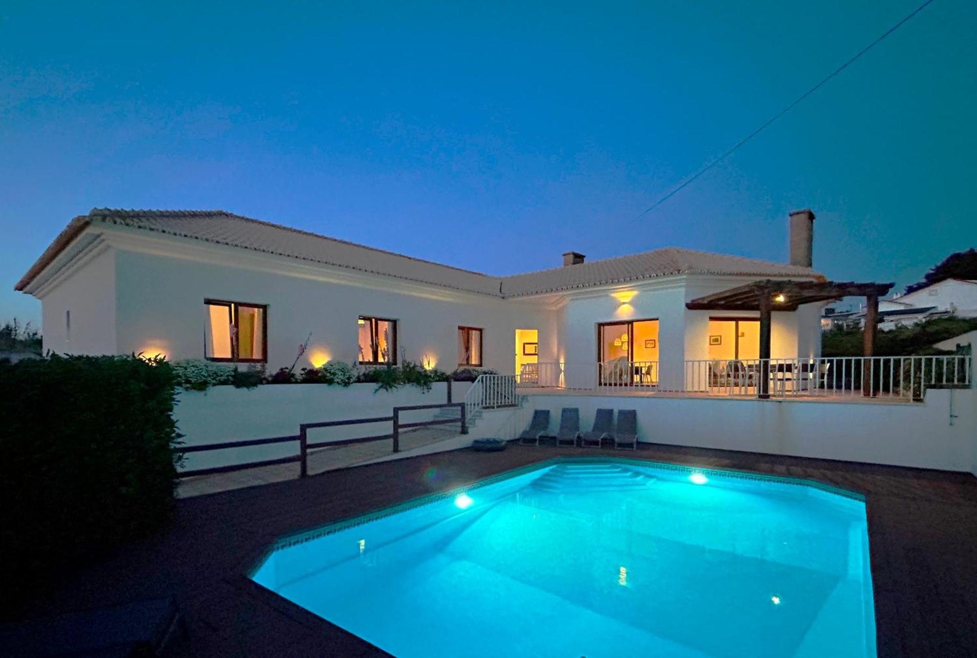Colares Beach House, Pool Child Friendly 외부 사진