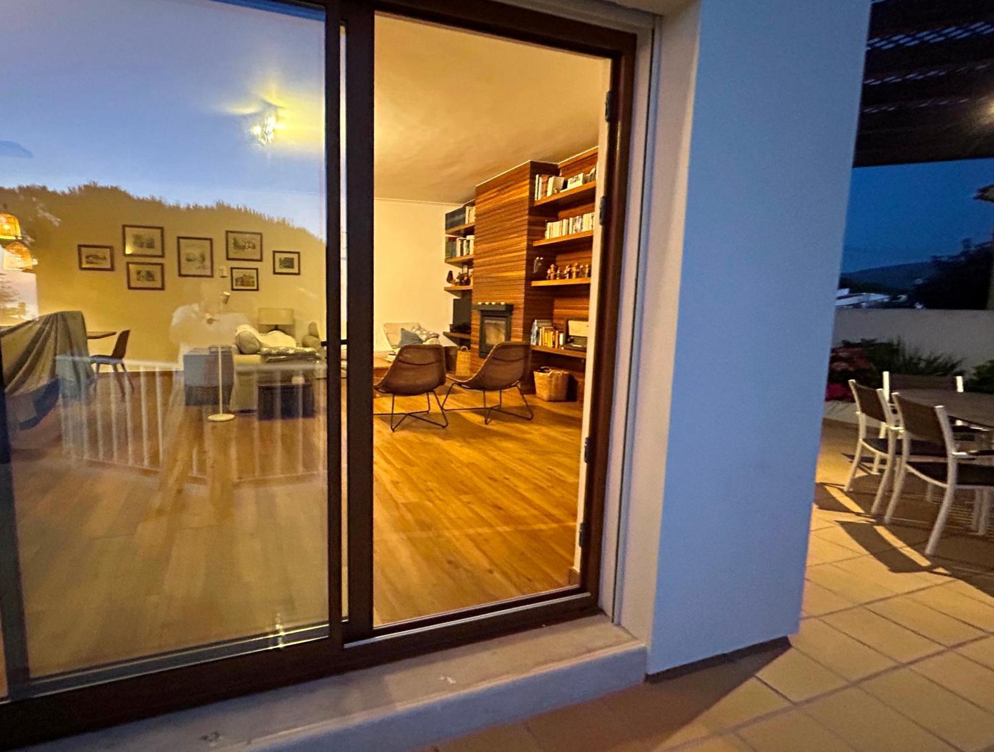 Colares Beach House, Pool Child Friendly 외부 사진